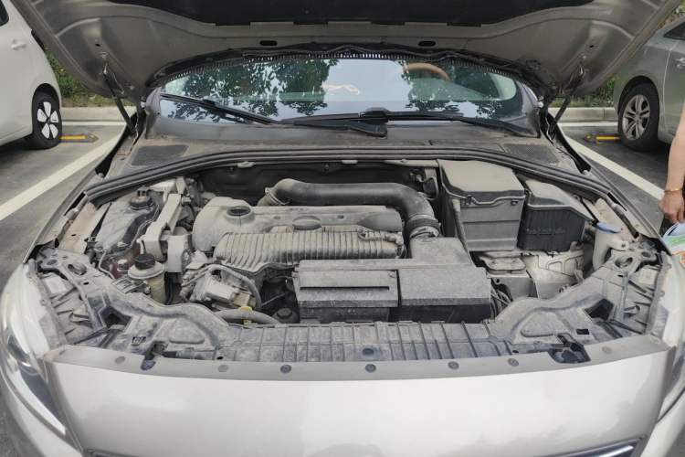 Used Volvo S60 2014 S60L T5 Intelligent Drive Edition Engine Bay