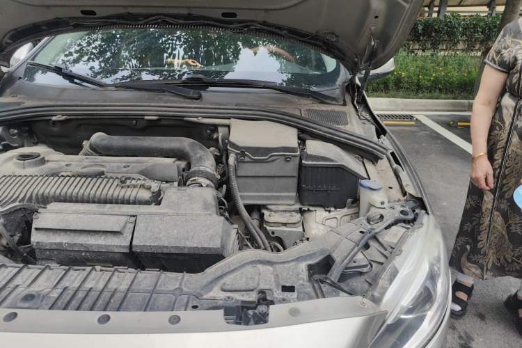 Used Volvo S60 2014 S60L T5 Intelligent Drive Edition Engine Bay Left