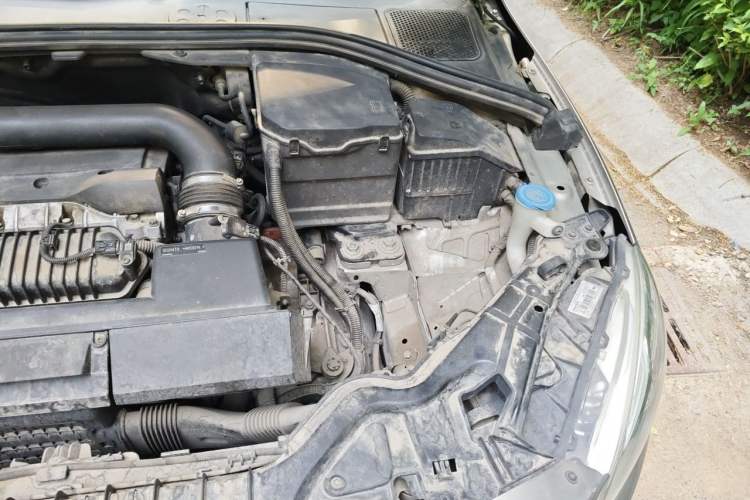 Used Volvo S60 2014 S60L T5 Intelligent Drive Edition Engine Bay Left