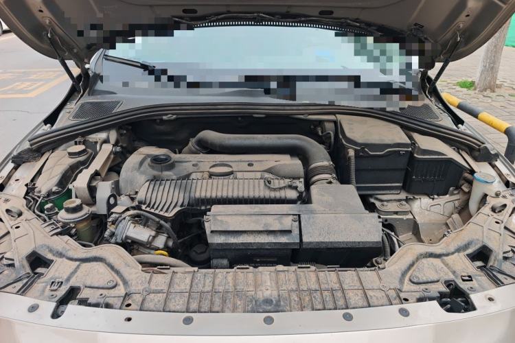 Used Volvo S60 2014 S60L 2.0T Zhiyuan Edition Engine Bay