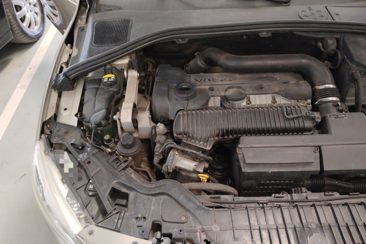 Used Volvo S60 2014 S60L 2.0T Intelligent Upgrade Edition Engine Bay Right