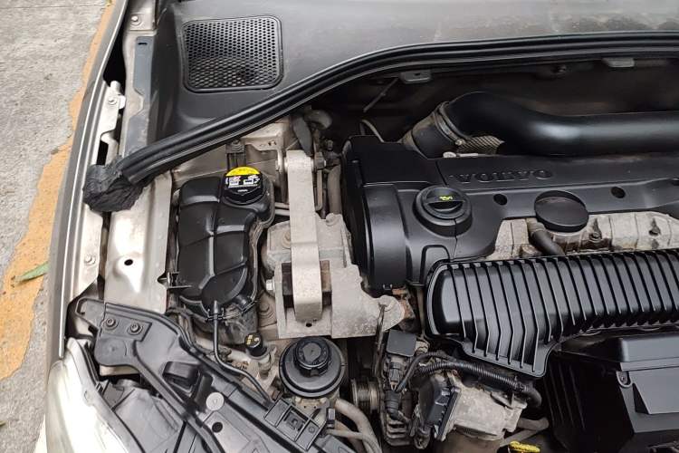 Used Volvo S60 2014 S60L T5 Intelligent Drive Edition Engine Bay Right