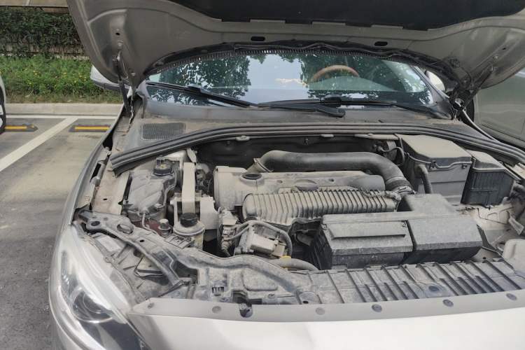 Used Volvo S60 2014 S60L T5 Intelligent Drive Edition Engine Bay Right