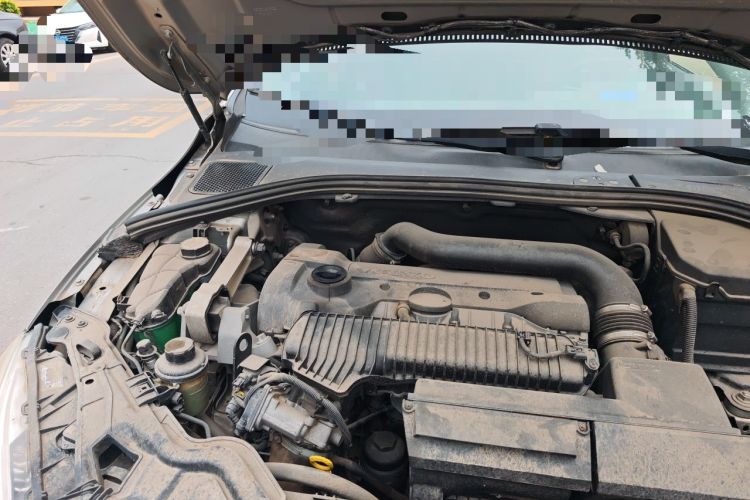 Used Volvo S60 2014 S60L 2.0T Zhiyuan Edition Engine Bay Right