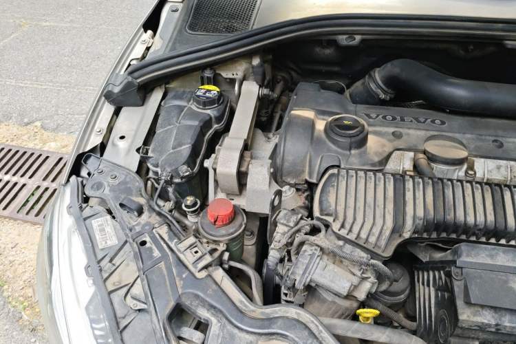Used Volvo S60 2014 S60L T5 Intelligent Drive Edition Engine Bay Right
