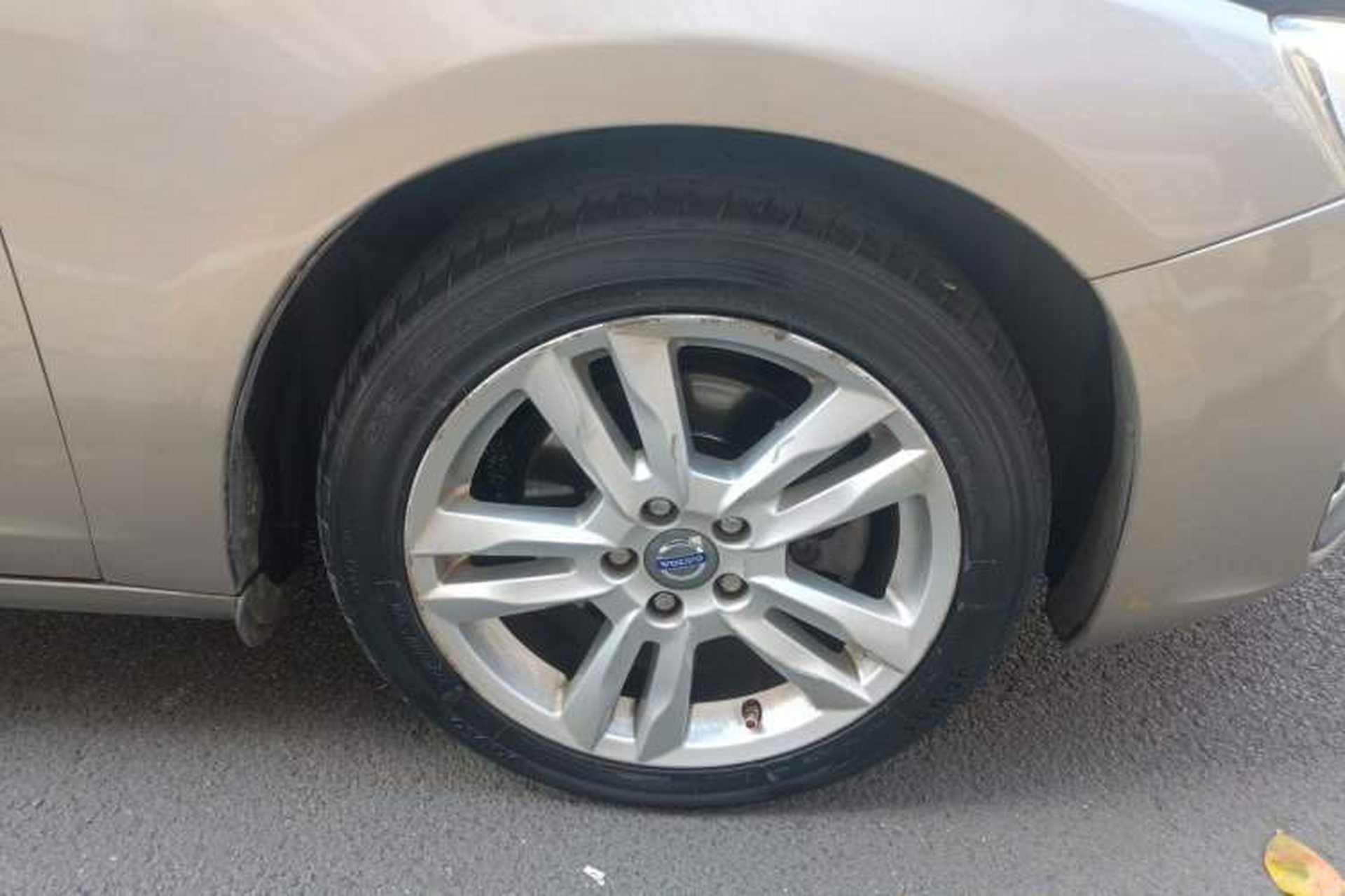Used Volvo S60 2014 S60L 2.0T Zhiyuan Edition Exterior 4