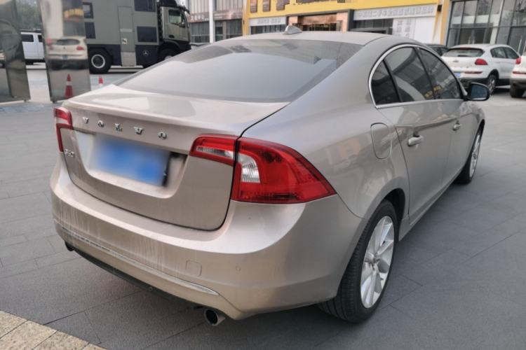 Used Volvo S60 2014 S60L 2.0T Zhiyuan Edition Exterior 5