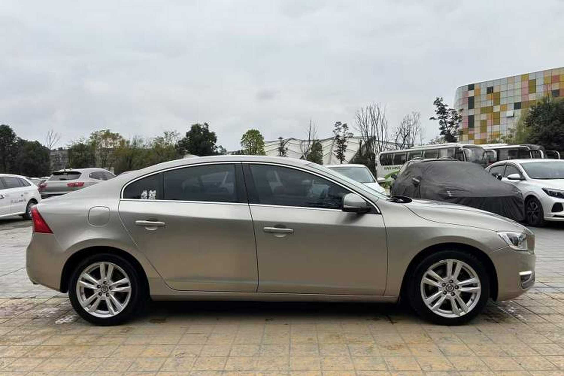 Used Volvo S60 2014 S60L 2.0T Zhiyuan Edition Exterior 6