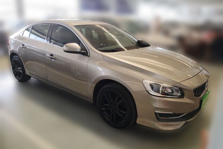 Used Volvo S60 2014 S60L 2.0T Intelligent Upgrade Edition Front Right 45 Deg
