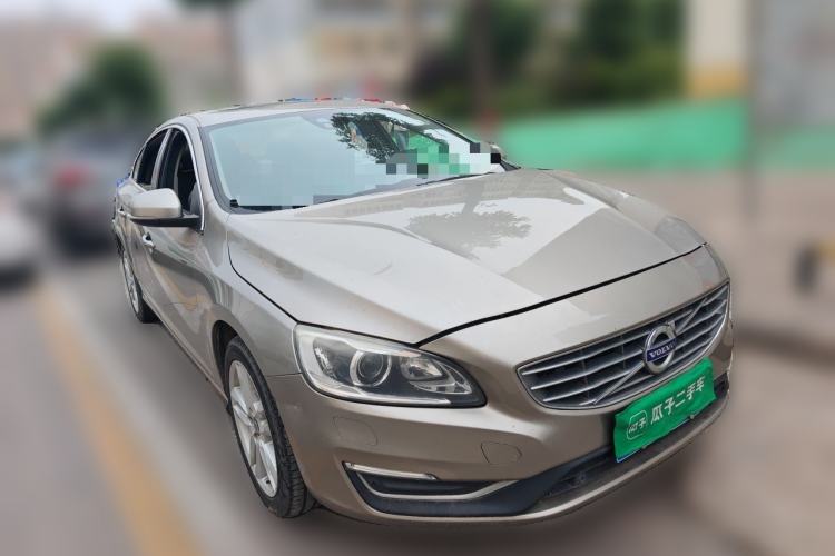Used Volvo S60 2014 S60L 2.0T Zhiyuan Edition Front Right 45 Deg