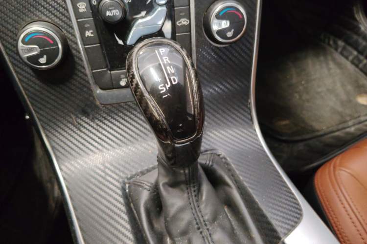 Used Volvo S60 2014 S60L 2.0T Intelligent Upgrade Edition Gear Lever
