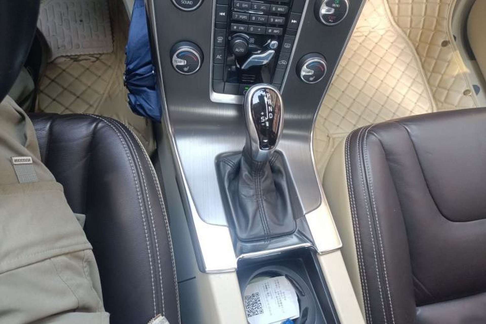 Used Volvo S60 2014 S60L 2.0T Zhiyuan Edition Gear Lever