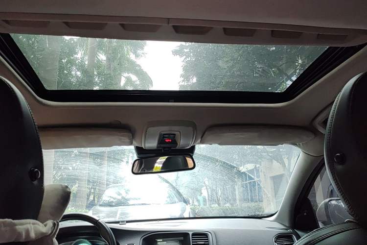 Used Volvo S60 2014 S60L T5 Intelligent Drive Edition Headliner