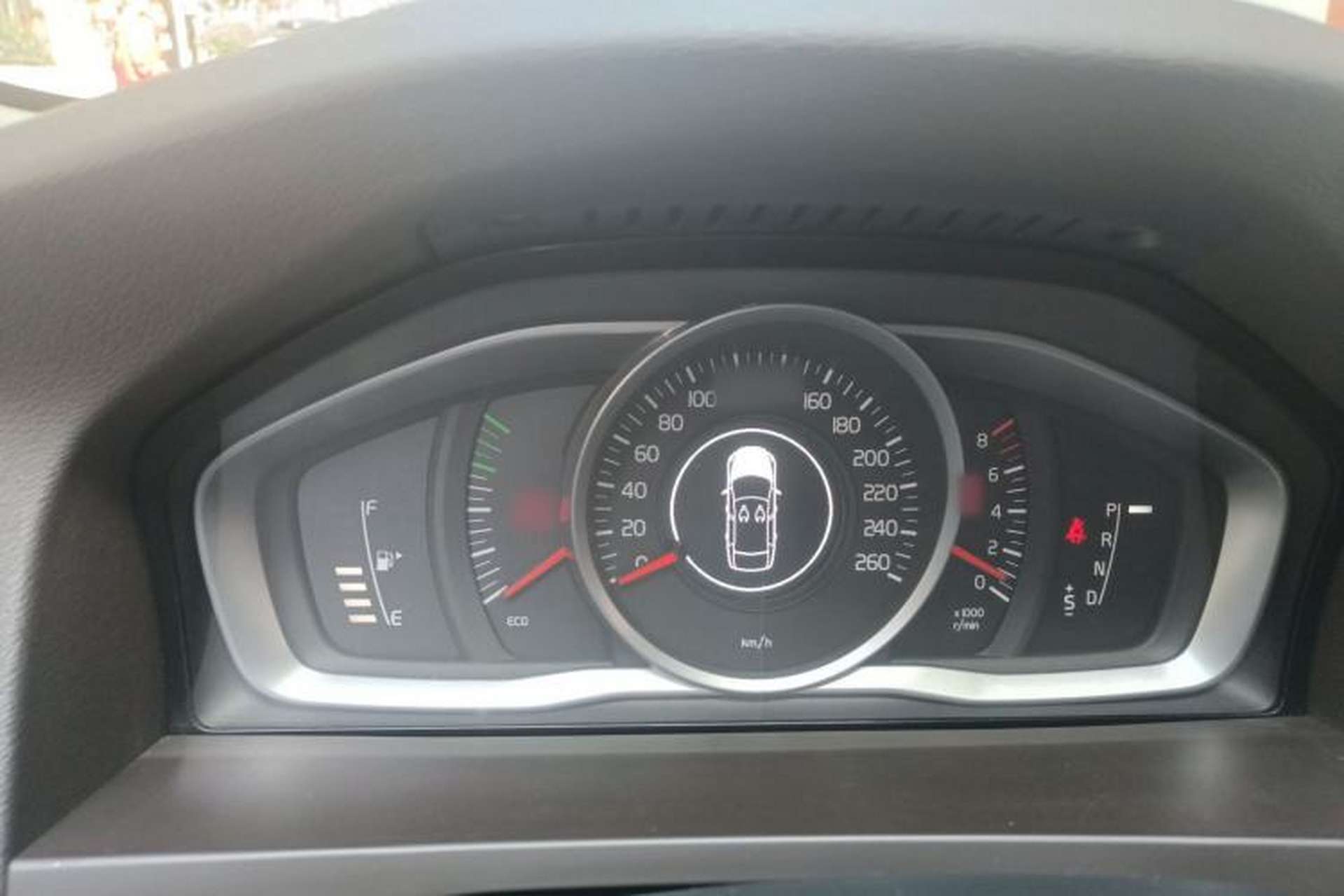 Used Volvo S60 2014 S60L 2.0T Zhiyuan Edition Instrument Cluster
