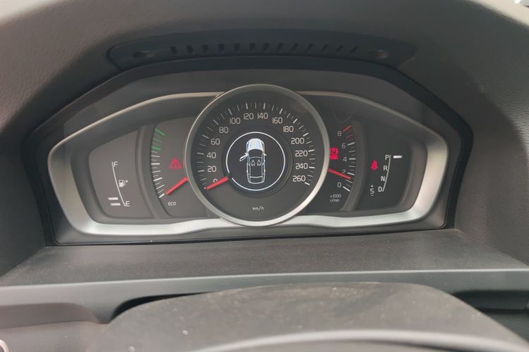 Used Volvo S60 2014 S60L 2.0T Zhiyuan Edition Instrument Cluster