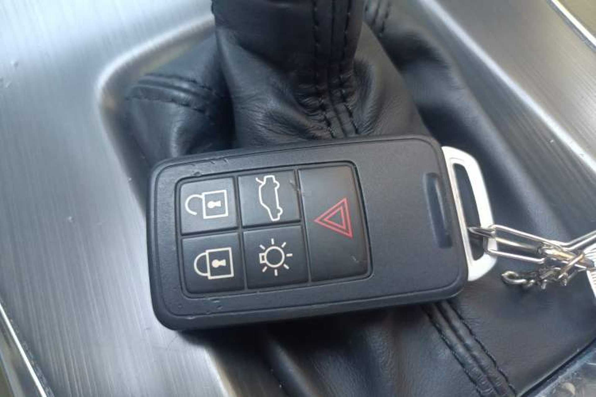 Used Volvo S60 2014 S60L 2.0T Zhiyuan Edition Interior 1
