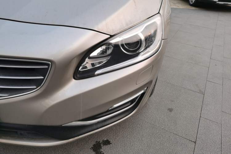 Used Volvo S60 2014 S60L 2.0T Zhiyuan Edition Left Front Headlight