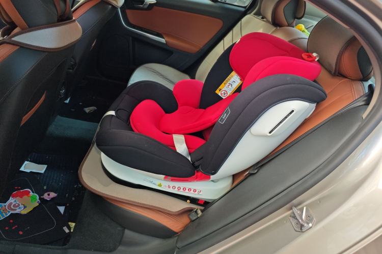 Used Volvo S60 2014 S60L 2.0T Zhiyuan Edition Left Rear Seat