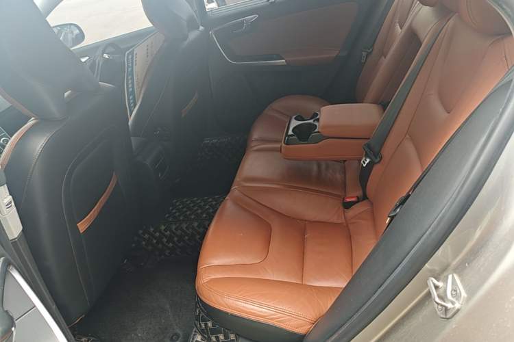 Used Volvo S60 2014 S60L T5 Intelligent Drive Edition Left Rear Seat