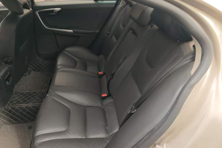 Used Volvo S60 2014 S60L 2.0T Zhiyuan Edition Left Rear Seat