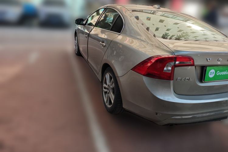 Used Volvo S60 2014 S60L 2.0T Zhiyuan Edition Rear Left 45 Deg