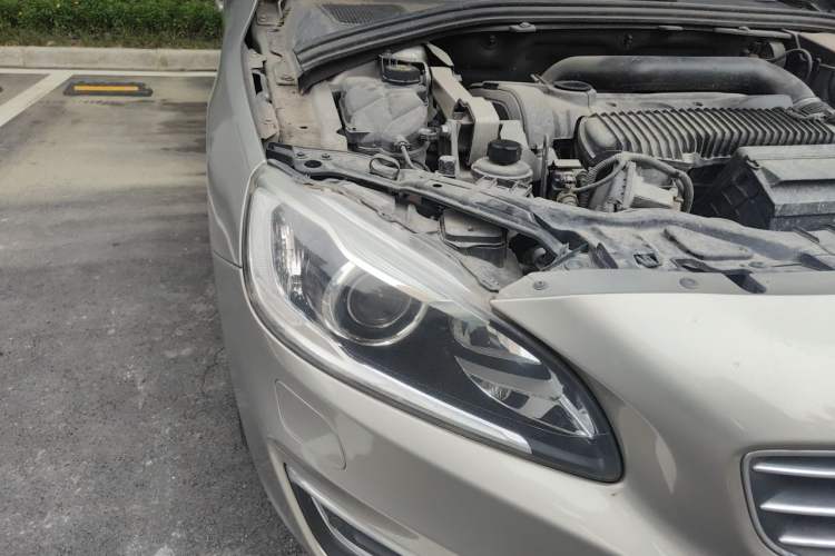 Used Volvo S60 2014 S60L T5 Intelligent Drive Edition Right Front Headlight