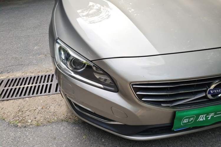 Used Volvo S60 2014 S60L T5 Intelligent Drive Edition Right Front Headlight
