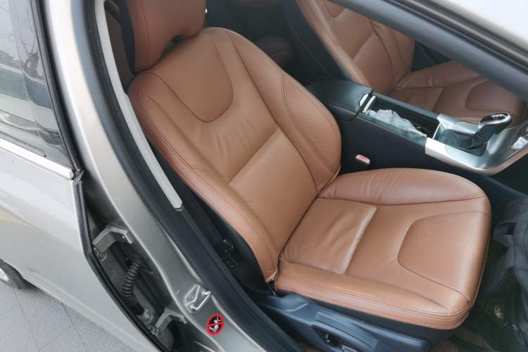 Used Volvo S60 2014 S60L 2.0T Zhiyuan Edition Right Front Seat