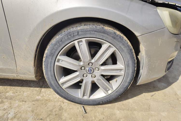 Used Volvo S60 2014 S60L T5 Intelligent Drive Edition Right Front Wheel Hub