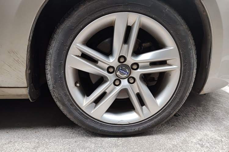 Used Volvo S60 2014 S60L T5 Intelligent Drive Edition Right Front Wheel Hub