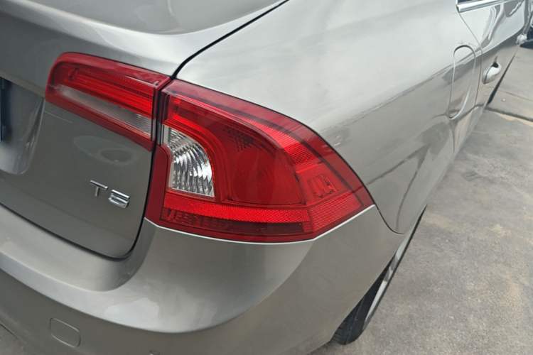 Used Volvo S60 2014 S60L T5 Intelligent Drive Edition Right Rear Taillight