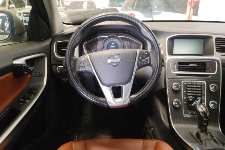 Used Volvo S60 2014 S60L 2.0T Intelligent Upgrade Edition Steering Wheel
