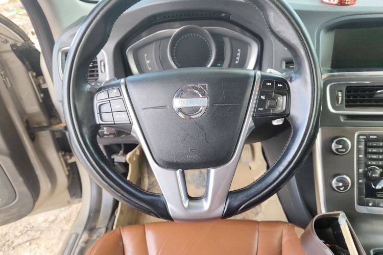 Used Volvo S60 2014 S60L T5 Intelligent Drive Edition Steering Wheel