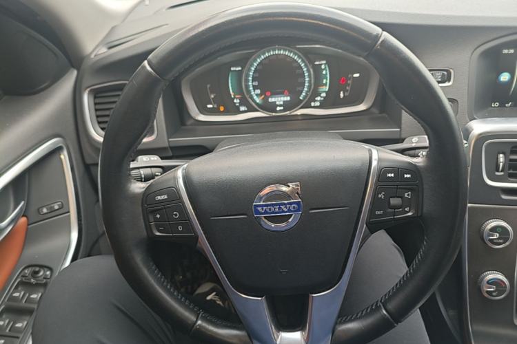 Used Volvo S60 2014 S60L T5 Intelligent Drive Edition Steering Wheel
