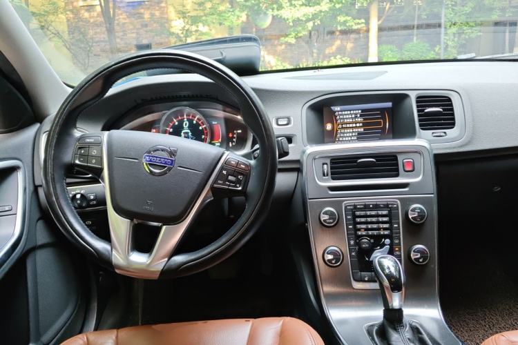 Used Volvo S60 2014 S60L T5 Intelligent Drive Edition Steering Wheel