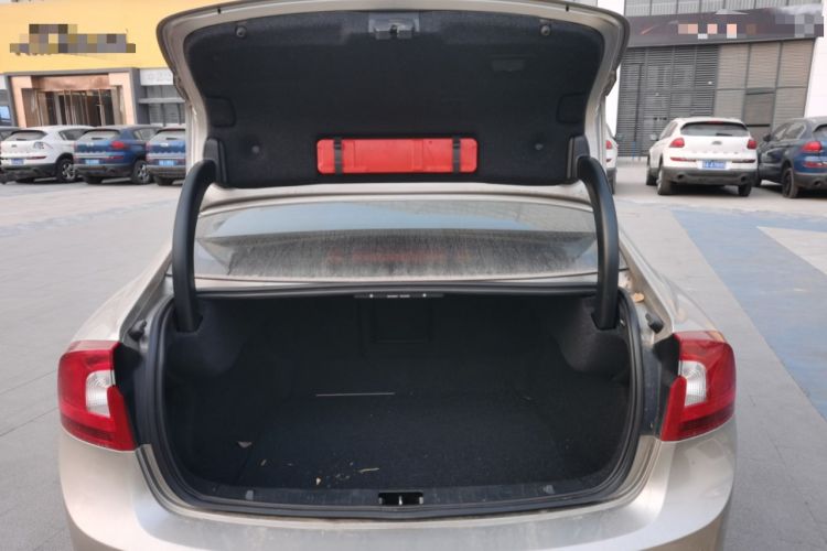 Used Volvo S60 2014 S60L 2.0T Zhiyuan Edition Trunk