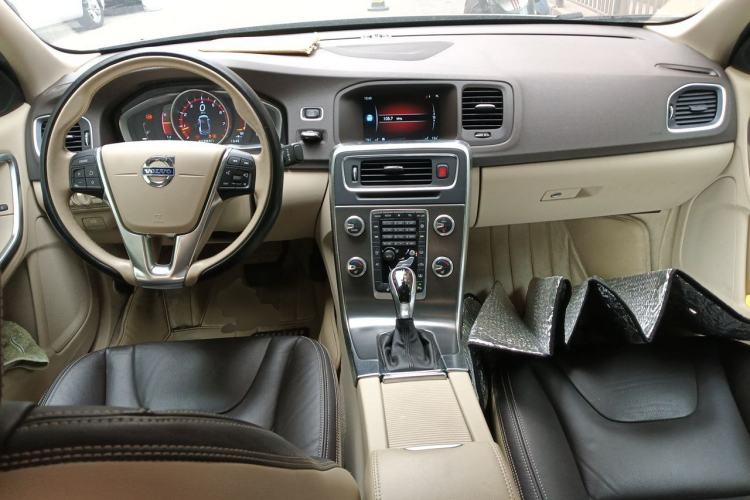 Used Volvo S60 2014 S60L T5 Intelligent Drive Edition Center Console