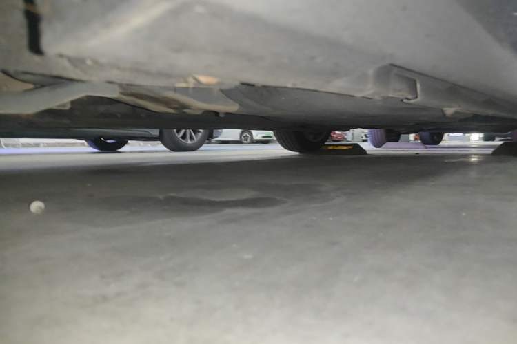 Used Volvo S60 2014 S60L 2.0T Zhiyuan Edition Chassis Front Left
