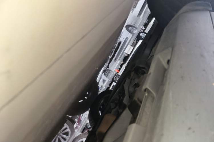 Used Volvo S60 2014 S60L 2.0T Zhiyuan Edition Chassis Front Left