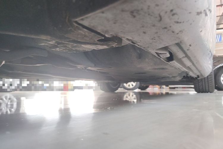 Used Volvo S60 2014 S60L 2.0T Zhiyuan Edition Chassis Front Left