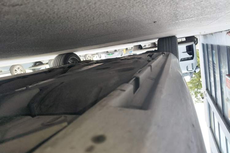 Used Volvo S60 2014 S60L 2.0T Zhiyuan Edition Chassis Front Right