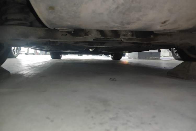 Used Volvo S60 2014 S60L 2.0T Zhiyuan Edition Chassis Rear