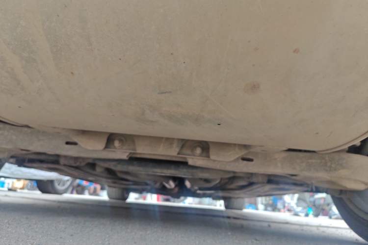 Used Volvo S60 2014 S60L 2.0T Zhiyuan Edition Chassis Rear