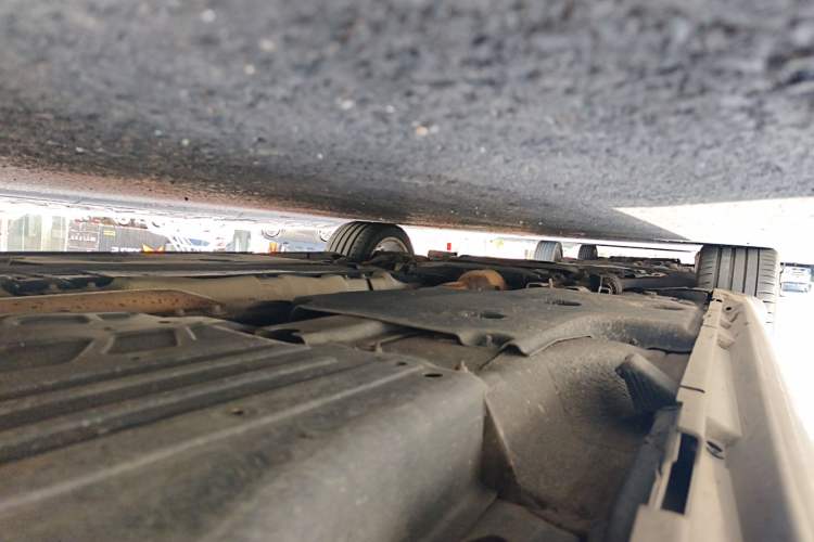 Used Volvo S60 2014 S60L 2.0T Zhiyuan Edition Chassis Rear Left