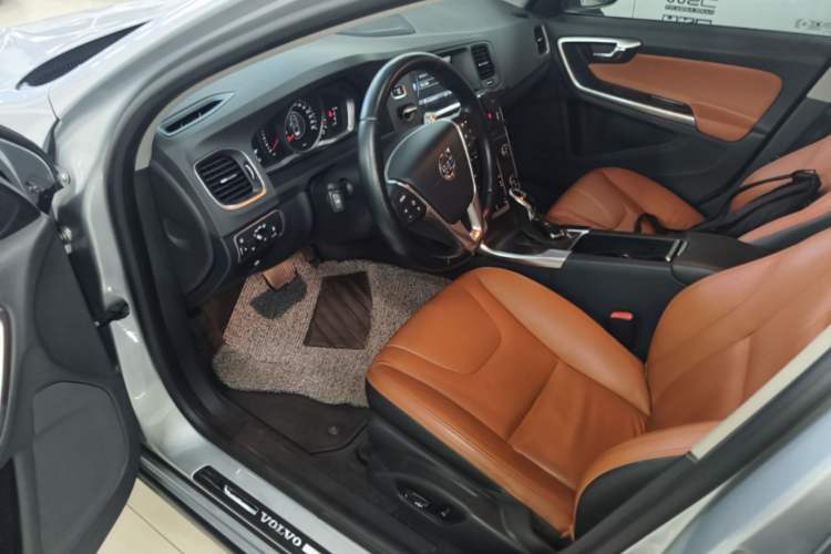 Used Volvo S60 2014 S60L 2.0T Zhiyuan Edition Driver Seat