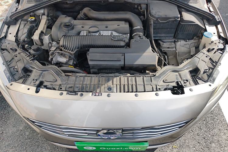 Used Volvo S60 2014 S60L 2.0T Zhiyuan Edition Engine Bay