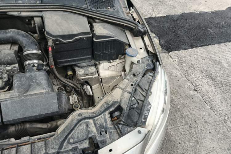 Used Volvo S60 2014 S60L 2.0T Zhiyuan Edition Engine Bay Left