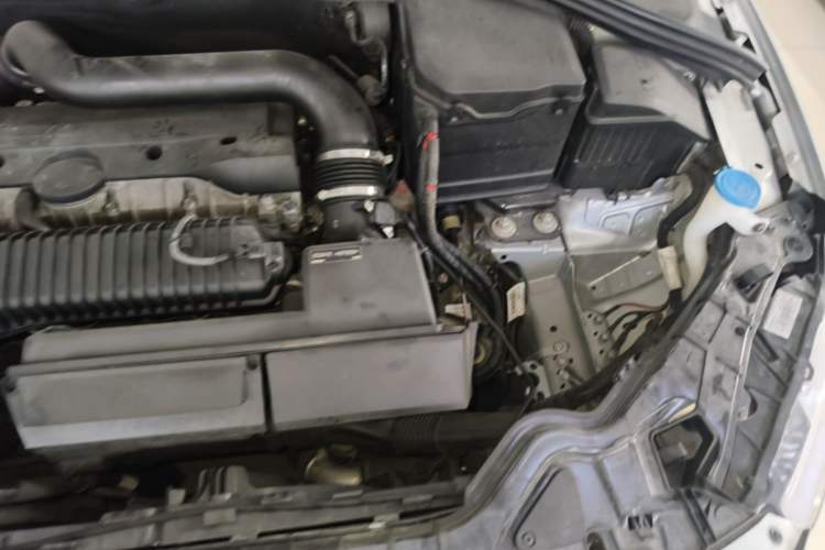 Used Volvo S60 2014 S60L 2.0T Zhiyuan Edition Engine Bay Left