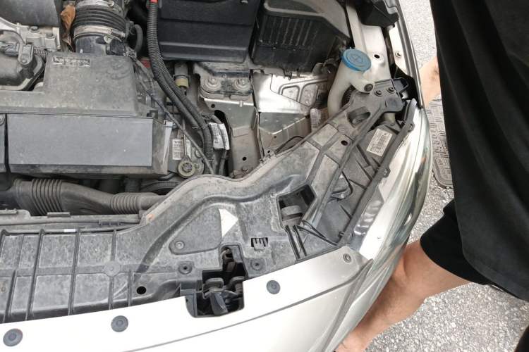 Used Volvo S60 2014 S60L T5 Intelligent Drive Edition Engine Bay Left