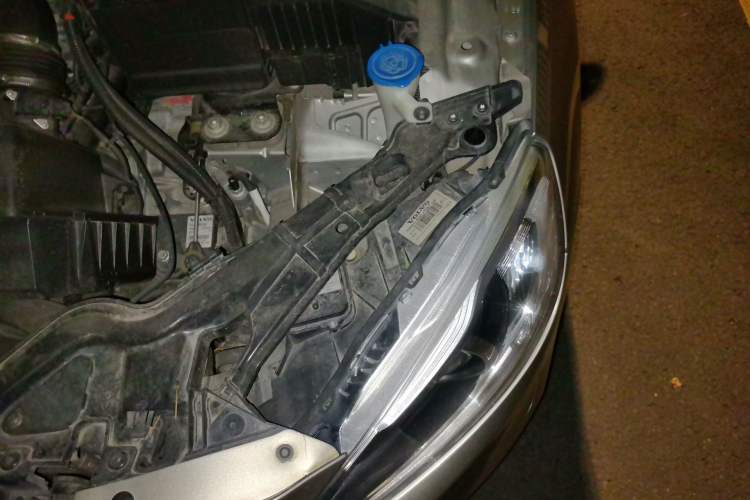 Used Volvo S60 2014 S60L T5 Smart Upgrade Edition Engine Bay Left